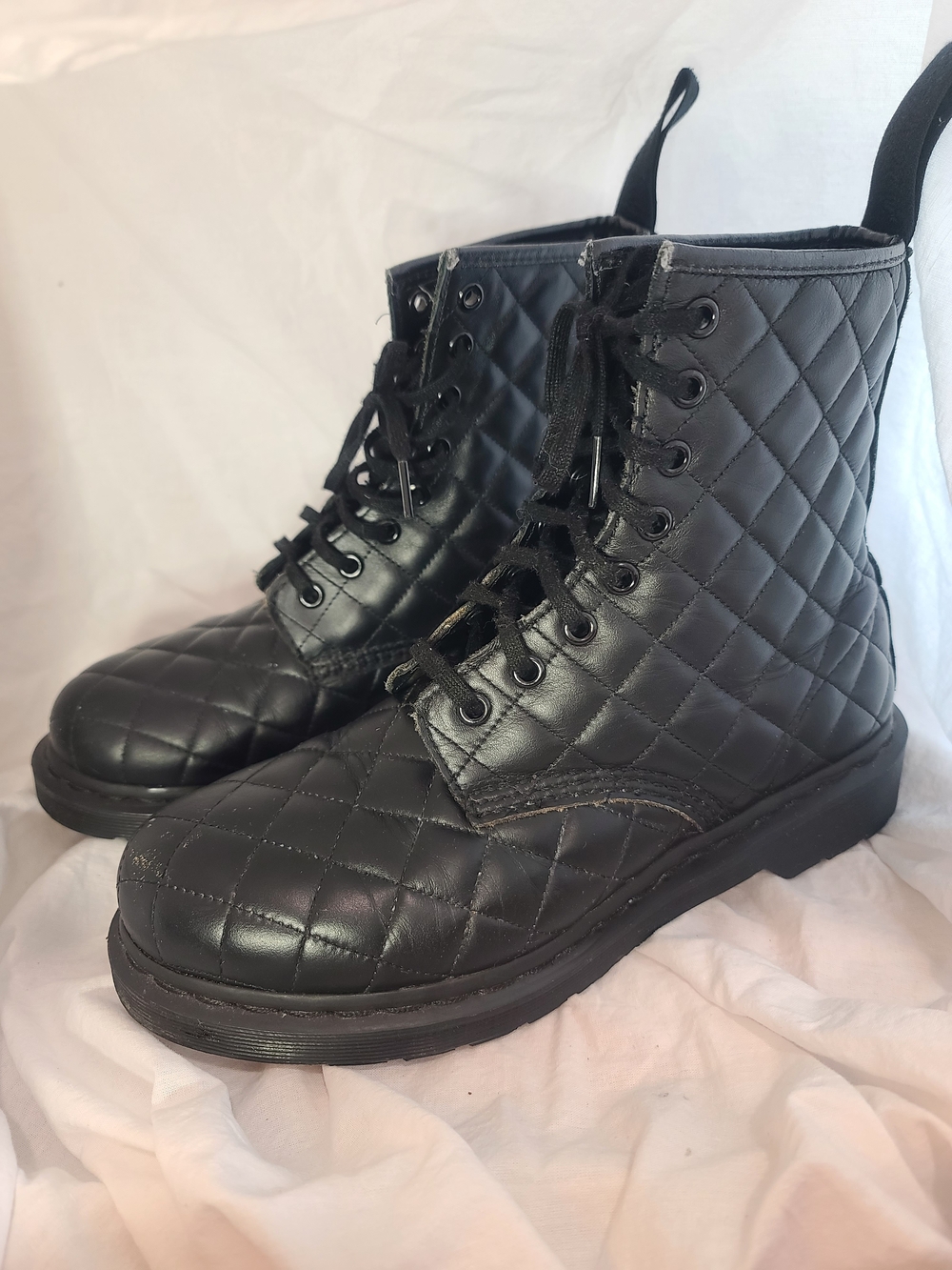 Dr. MARTENS US 8 WOMENS Boots